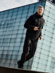 4F Bluza dresowa regular z kapturem męska 4F x Robert Lewandowski - czarna XXL. Czarne bluzy z kapturem męskie 4f, m, z bawełny. Za 299.99 zł.