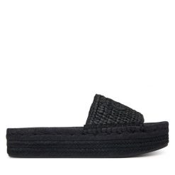 Espadryle Calvin Klein. Czarne espadryle damskie CALVIN KLEIN, bez wzorów, bez obcasa. Za 449.99 zł.