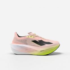 Buty do biegania damskie Kiprun Kipstorm Tempo. Czerwone obuwie do biegania damskie KIPRUN. Za 599.99 zł.