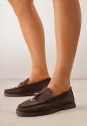Ciemnobrązowe Mokasyny VICES Casualowe ze Skórzaną Wkładką i Metalowymi Ozdobami Dinsmore. Brązowe mokasyny damskie Renee, z materiału. Za 89.99 zł.