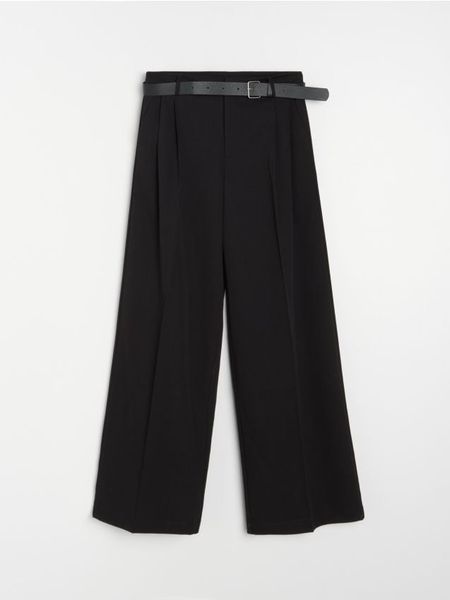 Spodnie wide leg z paskiem - czarny. Czarne spodnie materiałowe damskie Sinsay, bez wzorów. Za 59.99 zł.