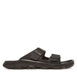 Klapki Birkenstock. Czarne klapki damskie Birkenstock, bez wzorów, bez obcasa. Za 349.99 zł.