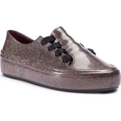 Półbuty MELISSA - Ulitsa Sneaker Ad 32338 Black/Glitter 53411. Brązowe półbuty damskie Melissa, bez wzorów, z tworzywa sztucznego, bez obcasa, na płaskiej podeszwie. W wyprzedaży za 199.00 zł.