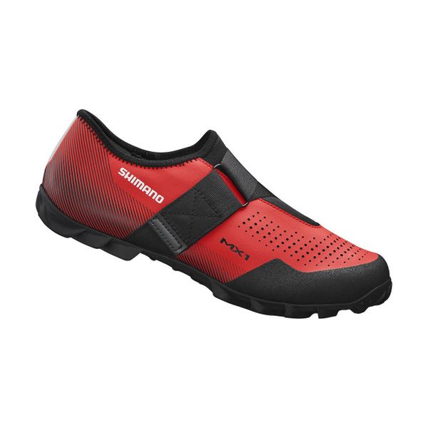 Buty Shimano sh-mx100. Czerwone buty trekkingowe męskie SHIMANO, bez zapięcia, rowerowe. W wyprzedaży za 328.00 zł.