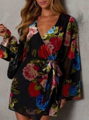 Milan Kiss Sukienka w kolorze czarnym ze wzorem rozmiar: M. Czarne sukienki damskie Milan Kiss, na co dzień, m, bez wzorów, z tkaniny, bez kołnierzyka, bez ramiączek, mini, proste. Za 165.99 zł.