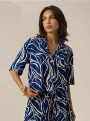 Koszula z krótkim rękawem z motywem roślinnym - wielobarwny. Koszule damskie Sinsay, l, bez wzorów, bez kołnierzyka, bez ramiączek. Za 35.99 zł.