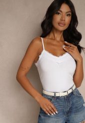 Biały Top z Bawełny z Koronkowym Zdobieniem Grestia. Białe topy damskie Renee, l, z aplikacjami, z bawełny, bez kołnierzyka. Za 44.99 zł.