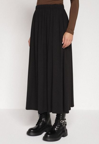 Czarna Bawełniana Spódnica o Rozkloszowanym Kroju Tusnara. Czarne spódniczki damskie Born2be, l, bez wzorów, z bawełny, midi, oversize. Za 109.99 zł.