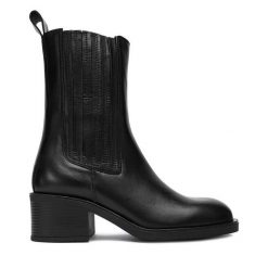 Botki GINO ROSSI. Czarne botki damskie Gino Rossi, bez obcasa, na słupku, bez zapięcia. Za 359.99 zł.