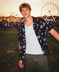 Superdry Koszula Cabana krótki rękaw z nadrukiem z bawełny organicznej. Niebieskie koszule damskie Superdry., na lato, s, bez wzorów, z bawełny, bez kołnierzyka, bez ramiączek. Za 301.95 zł.