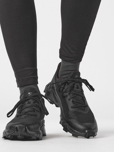 SALOMON Buty "Alphacross 5" w kolorze czarnym do biegania rozmiar: 39. Czarne obuwie do biegania damskie Salomon. Za 389.08 zł.