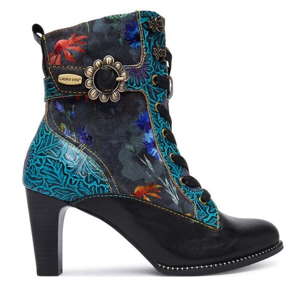 Trzewiki Laura Vita. Czarne botki damskie Laura Vita, bez obcasa, na słupku, bez zapięcia. Za 639.99 zł.