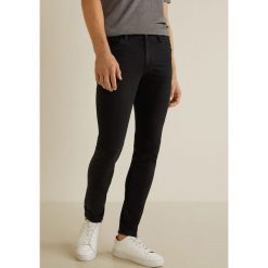 Mango Man - Jeansy Jude. Szare jeansy męskie Mango Man. W wyprzedaży za 69.90 zł.