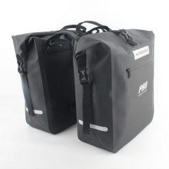 Podwójna torba rowerowa 56 litrów czarna z odblaskami wodoodporna. Czarne shopper bag damskie PRO SPORT LIGHTS, bez wzorów, bez dodatków. Za 189.99 zł.