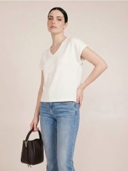 Koszulka z dekoltem V i wiskozą - kremowy. Białe t-shirty damskie Sinsay, l, bez wzorów, z wiskozy, bez kołnierzyka. Za 25.99 zł.