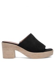 Clara Barson Klapki WS2P227-03 Czarny. Czarne klapki damskie Clara Barson, bez wzorów, z materiału, bez obcasa. Za 59.99 zł.