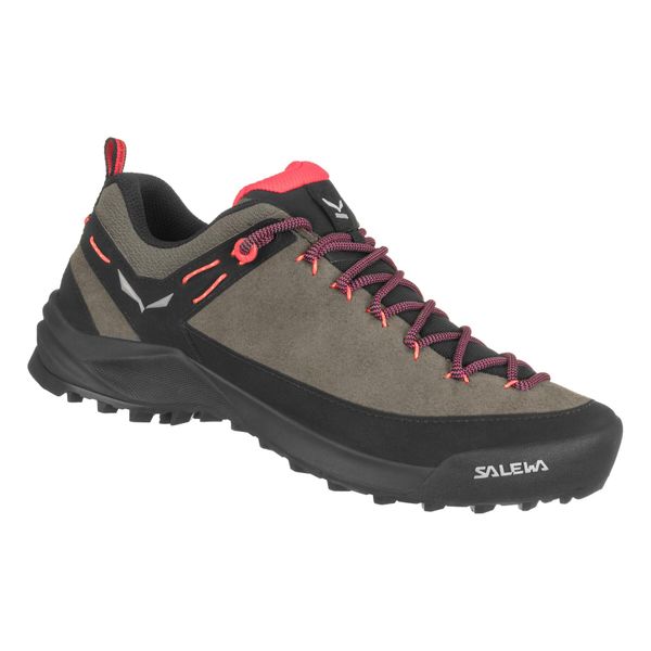 Buty Podejściowe Damskie Salewa Wildfire Leather. Brązowe obuwie trekkingowe damskie Salewa. W wyprzedaży za 583.90 zł.