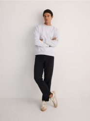 Bawełniana bluza - jasnoszary. Szare bluzy bez kaptura męskie Reserved, l, z bawełny. W wyprzedaży za 69.99 zł.