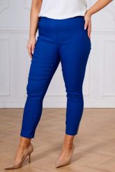 Szafirowe spodnie chinosy Nina z zamkami 7/8 PLUS SIZE XXL WIOSNA. Niebieskie spodnie materiałowe damskie Nasi partnerzy, bez wzorów, z elastanu, biznesowe, plus size. Za 159.90 zł.