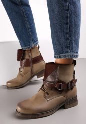 Ciemnobeżowe Workery Botki z Klamrą i Wywiniętą Cholewką Glenfia. Brązowe botki damskie Renee, bez obcasa, na płaskiej podeszwie, bez zapięcia. Za 159.99 zł.