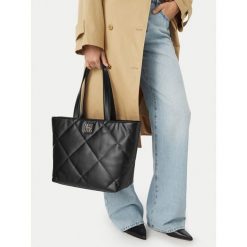 Torebka Nine West. Czarne torebki klasyczne damskie Nine West, bez wzorów, bez dodatków. Za 279.99 zł.