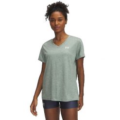 Koszulka Under Armour z szybkoschnącym materiałem. Zielone bluzki damskie Under Armour, bez wzorów, z poliesteru, sportowe, bez kołnierzyka, bez ramiączek. Za 119.99 zł.