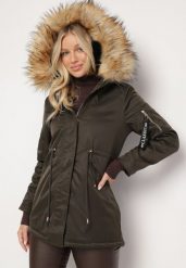 Zielono-Beżowa Kurtka Parka z Futerkowym Odpinanym Zdobieniem przy Kapturze Inellae. Zielone kurtki damskie Born2be, l, z aplikacjami, z dzianiny, bez kaptura. Za 269.99 zł.