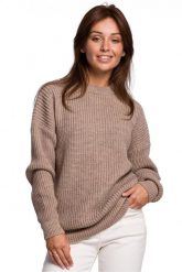 Sweter z grubą przędzą o łańcuszkowym splocie beżowy. Brązowe swetry klasyczne damskie Polskie swetry, na zimę, l, z materiału, bez kołnierzyka. Za 259.00 zł.