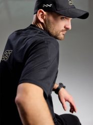 4F T-shirt regular męski 4F x Bartosz Zmarzlik - czarny 3XL. Czarne t-shirty męskie 4f, m, bez wzorów, z bawełny, bez kołnierzyka. Za 99.99 zł.