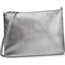 Torebka COCCINELLE - DV3 Mini Bag E5 DV3 55 F4 07 Silver Y69. Szare listonoszki damskie Coccinelle, bez wzorów, ze skóry, bez dodatków. W wyprzedaży za 349.00 zł.