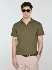 Koszulka męska polo z domieszką lnu khaki Enger 303. Zielone koszulki polo męskie Big Star, na lato, l, bez wzorów, z dzianiny, bez ramiączek. Za 139.99 zł.