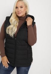 Czarna Pikowana Kamizelka z Odpinanym Kapturem i Troczkami Nevellinae. Czarne kamizelki damskie Born2be, xl, z materiału. Za 129.99 zł.