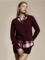 Sweter z domieszką wełny i wiskozy - bordowy. Czerwone swetry klasyczne damskie Sinsay, l, z wełny, bez kołnierzyka. Za 39.99 zł.