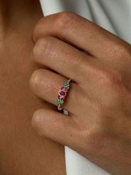 Les Petites Précieuses Pozłacany pierścionek z cyrkonią rozmiar: 56. Różowe pierścionki damskie Les Petites Précieuses, z cyrkonią, pozłacane. Za 143.90 zł.