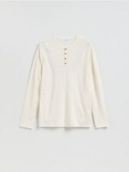 Sweter henley - złamana biel. Swetry męskie Reserved, l, bez wzorów, z dzianiny, bez kołnierzyka. Za 119.99 zł.