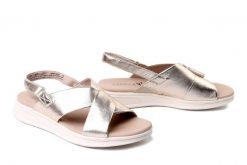 CAPRICE 9-28700-46 978 lt. gold metal. , sandały damskie. Żółte sandały damskie Caprice, bez wzorów, bez obcasa. Za 271.92 zł.