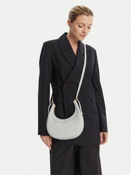 Coccinelle Torebka PIP Coccinellewhisper E5 PIP 53 01 01 Szary. Szare torebki klasyczne damskie Coccinelle, bez wzorów, ze skóry, bez dodatków. Za 699.99 zł.