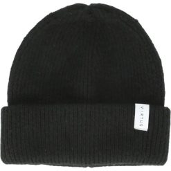 Czapka Virtus Butch. Czarne czapki męskie VIRTUS, na zimę, bez wzorów, z materiału, eleganckie. Za 143.50 zł.