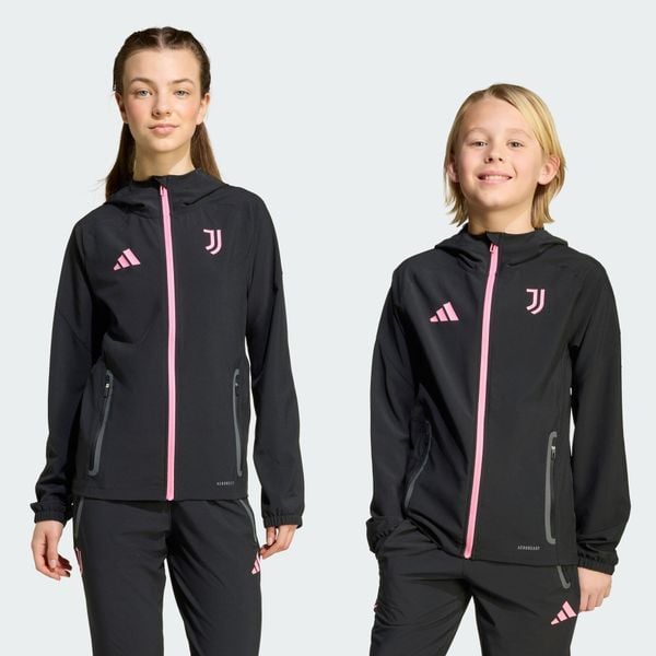 Kurtka Juventus Tiro 25 Competition Vis Tech Travel. Czarne kurtki damskie Adidas, bez wzorów, z dresówki, sportowe, bez kaptura. Za 349.00 zł.