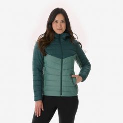 Kurtka turystyczna zimowa damska Quechua MH500. Zielone kurtki damskie QUECHUA, na zimę, m, bez wzorów, z materiału, z kapturem. Za 199.99 zł.