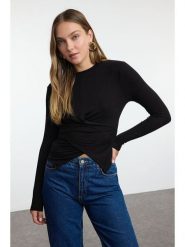 Trendyol Bluzka w kolorze czarnym rozmiar: XL. Czarne bluzki damskie Trendyol, xl, bez wzorów, bez kołnierzyka, bez ramiączek. Za 56.99 zł.