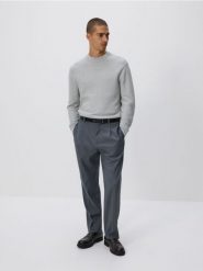 Strukturalny sweter - jasnoszary. Szare swetry męskie Reserved, l, bez wzorów, z bawełny, bez kołnierzyka. Za 139.99 zł.
