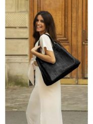 Christian Laurier Skórzana torebka "Lina" w kolorze czarnym - 39 x 32 x 19 cm rozmiar: onesize. Czarne torebki klasyczne damskie Christian Laurier, bez wzorów, z materiału, bez dodatków. Za 321.97 zł.