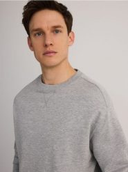 Bawełniana bluza oversize - jasnoszary. Szare bluzy bez kaptura męskie Reserved, l, z bawełny. W wyprzedaży za 79.99 zł.