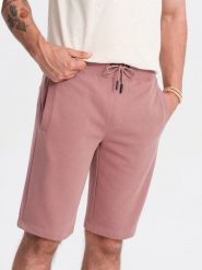 Męskie szorty dresowe przed kolano BASIC – ciemnoróżowe V4 OM-SRBS-0149 - XXL. Czerwone szorty męskie Ombre Clothing, z bawełny, bez kołnierzyka. W wyprzedaży za 69.99 zł.