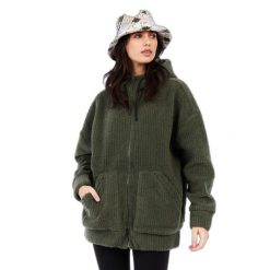 Damska kurtka narciarska Protest Sophy. Zielone kurtki damskie Protest, na zimę, bez wzorów, bez kaptura. Za 510.50 zł.