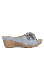 Clara Barson Klapki WYL05010-29 Niebieski. Niebieskie klapki damskie Clara Barson, bez wzorów, z syntetyku, bez obcasa. Za 62.99 zł.