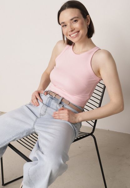 Różowy Top z Prążkowanego Materiału Zitessa. Czerwone topy damskie Born2be, m, bez wzorów, z jeansu, bez kołnierzyka. Za 29.99 zł.