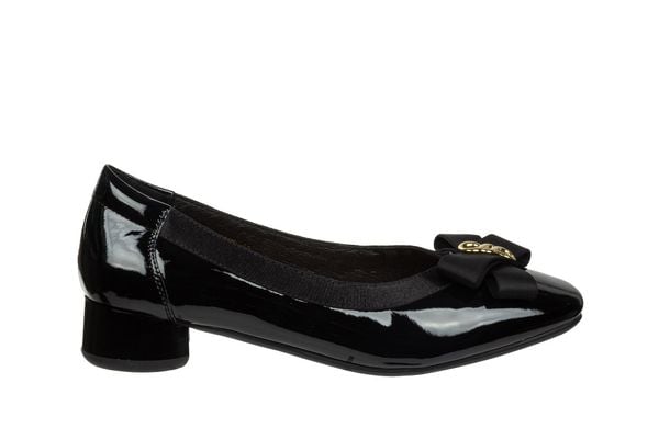 Półbuty Loretta Vitale W5314 Black, Czarny, Skóra lakierowana - 36. Czarne półbuty damskie Loretta Vitale, bez wzorów, z lakierowanej skóry, eleganckie, bez obcasa, na obcasie. W wyprzedaży za 206.10 zł.