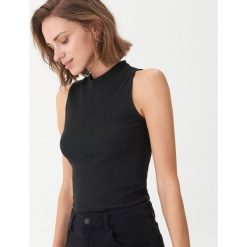 Top z półgolfem - Czarny. Czarne topy damskie House, l, bez wzorów, bez kołnierzyka. Za 29.99 zł.